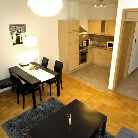 Gozsdu Apartment *
