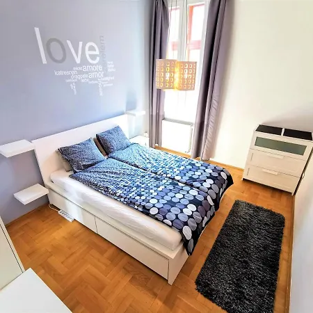 Gozsdu Apartament *