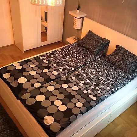 Apartament Gozsdu *